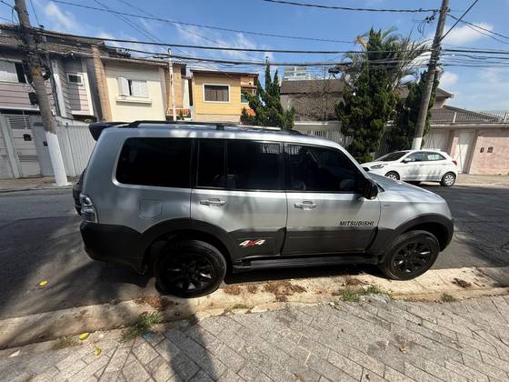 MITSUBISHI PAJERO FULL 3.8 HPE 4X4 V6 24V GASOLINA 4P AUTOMÁTICO